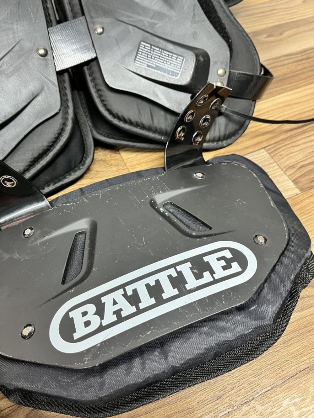 Xenith Velocity Pro Light Football Shoulder Pads Size Medium 17-18” Two Straps - Picture 11 of 16